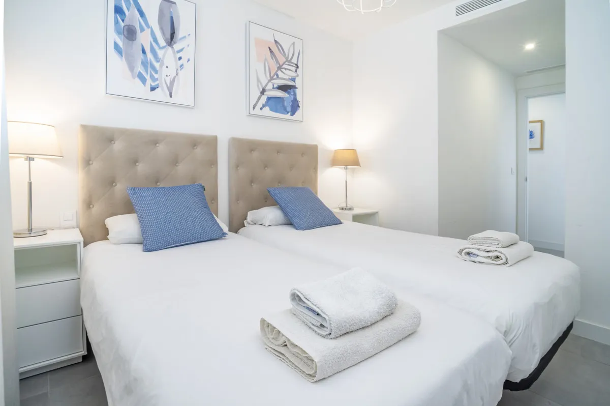 200e6228-584b-41bd-afe3-d59b9205fd4c