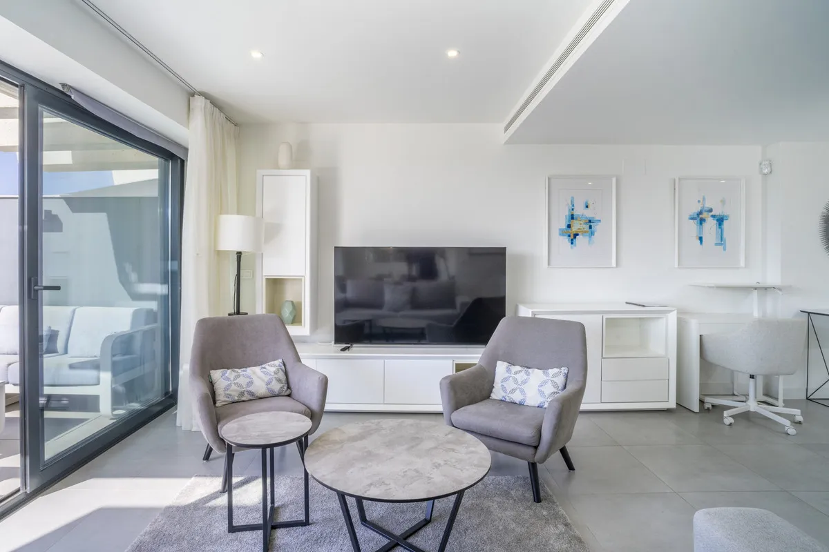 87726772-c394-4d4c-b7ff-aefe0b7db2f8