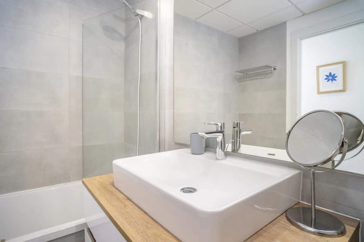 9099bc74-8faa-49f4-9315-301170a7b710