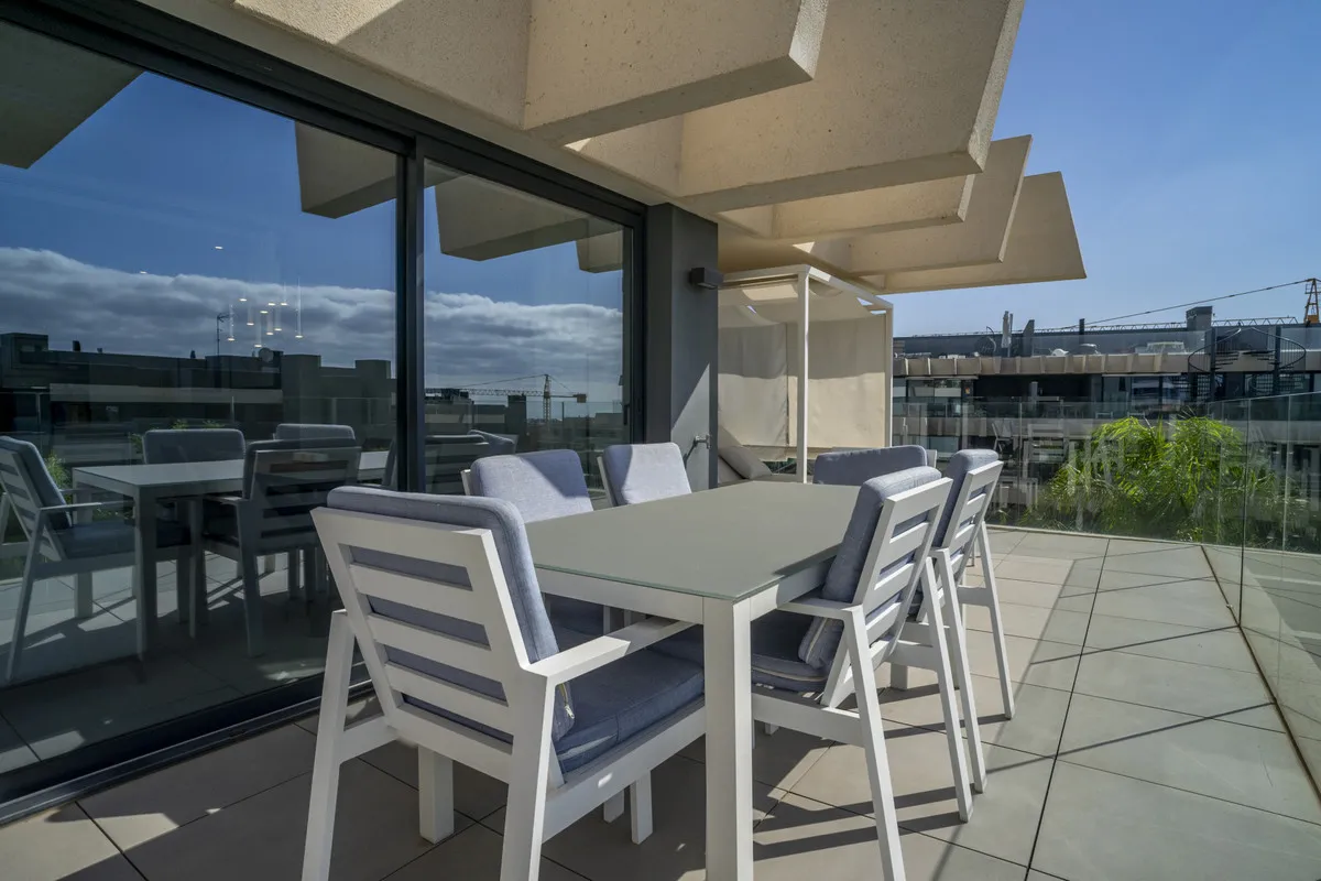 b3ba2815-6782-49c6-8102-3a9d2fb323ea