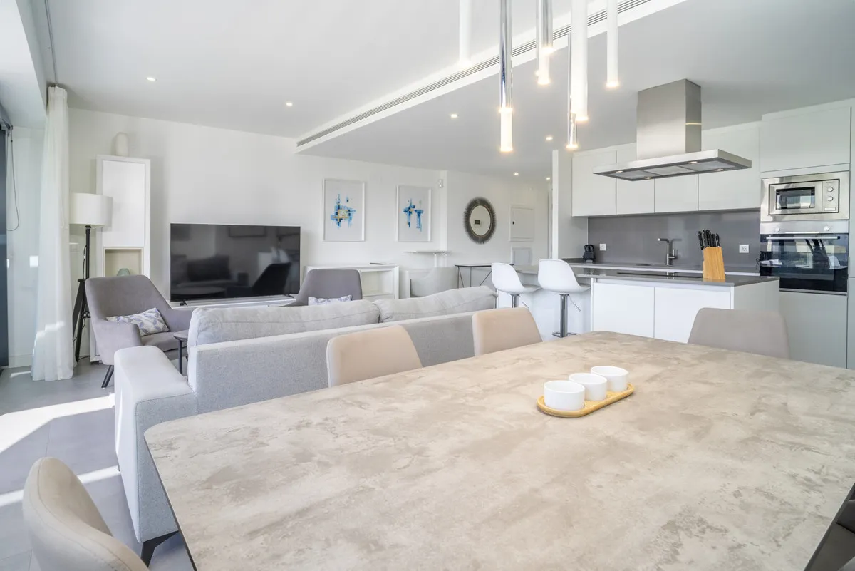 c496f22c-7058-4ff3-9341-b18e41c7d784