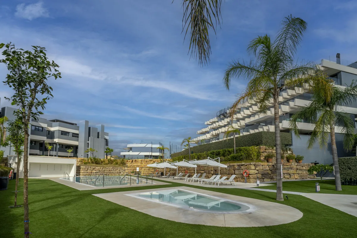 ceda95df-6270-4f79-b638-863e8c305074