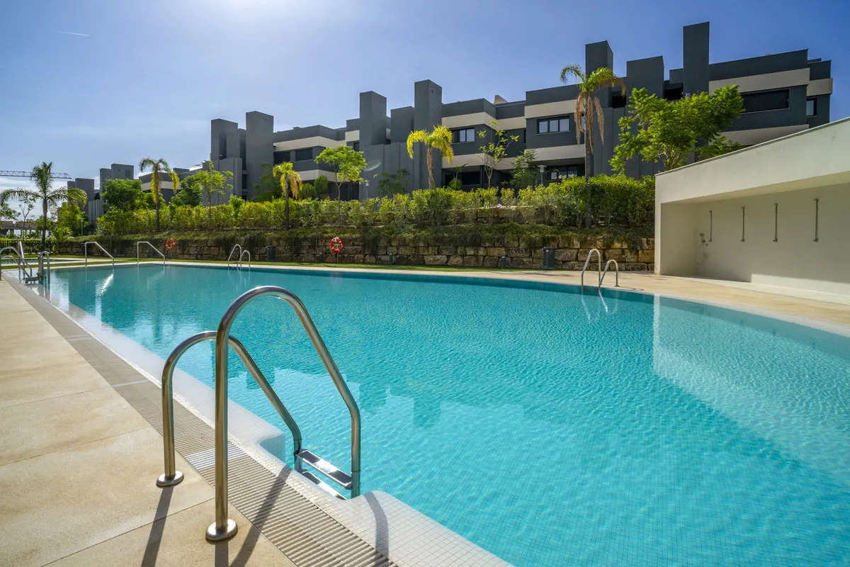 f0de7c70-1f74-4402-b92a-63bfc89a8182