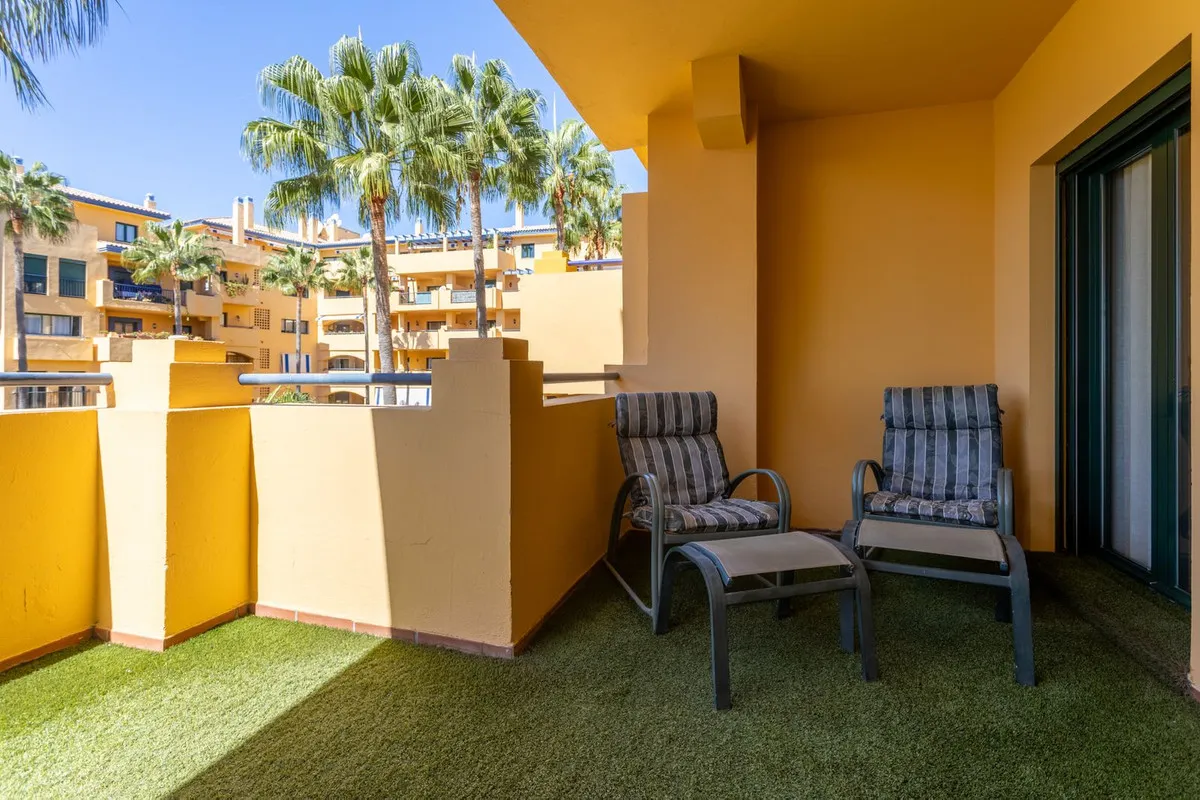 98779704-b301-4247-a24a-4e824285f966