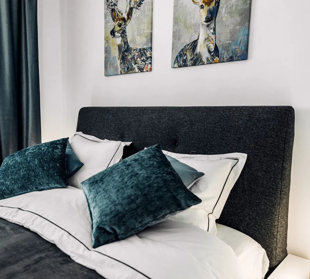 c077c230-1af7-456d-b9a5-d0415b705555