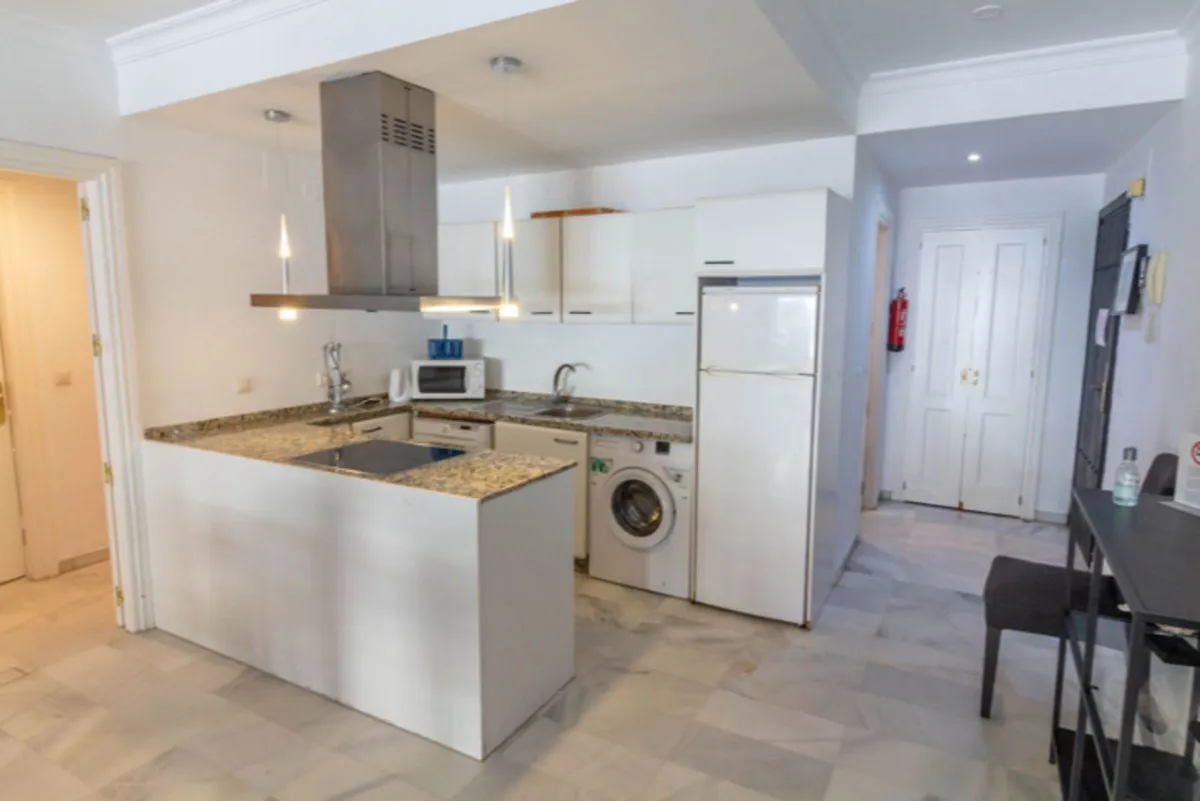 f2edf929-5146-4e76-b640-36591a8ba2e6