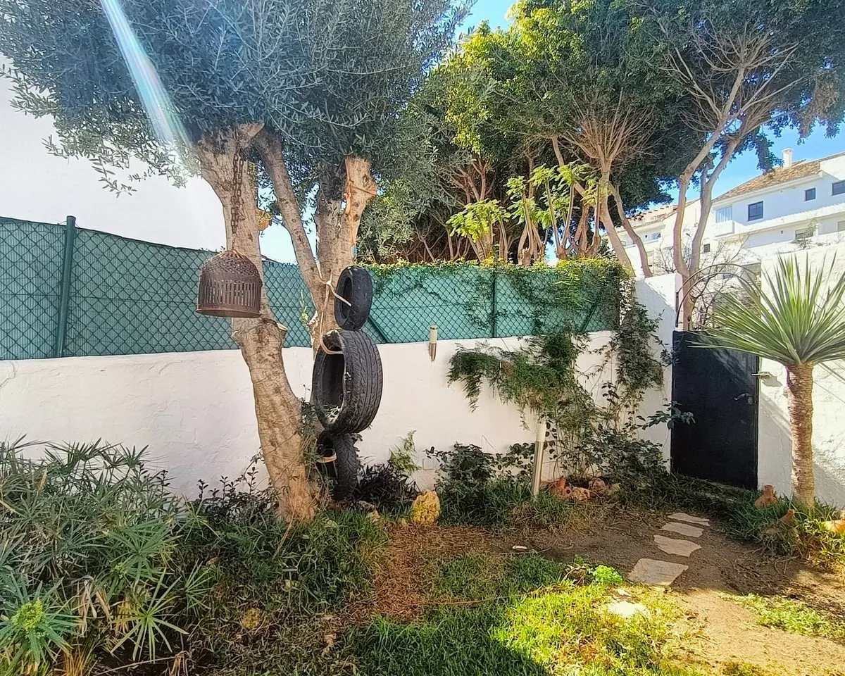 e5ff94d3-edbb-4c83-872f-a7d8b47dc3c9