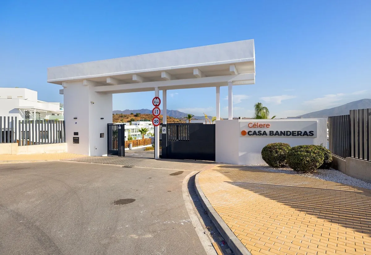 4e50b268-c638-4689-b142-d911a1b57771