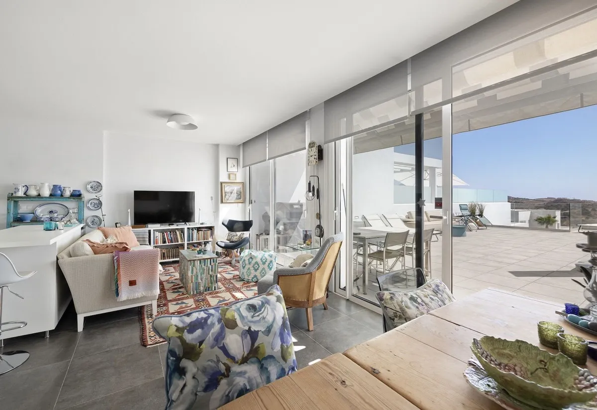 bd6654d8-a274-4533-a8ad-ad1fbd16f250