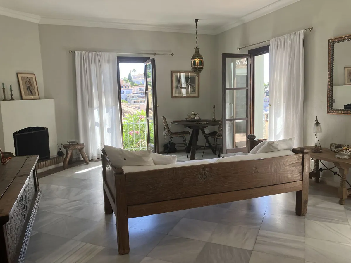 21b0fd4a-82bc-4d19-af81-24bee767cdae