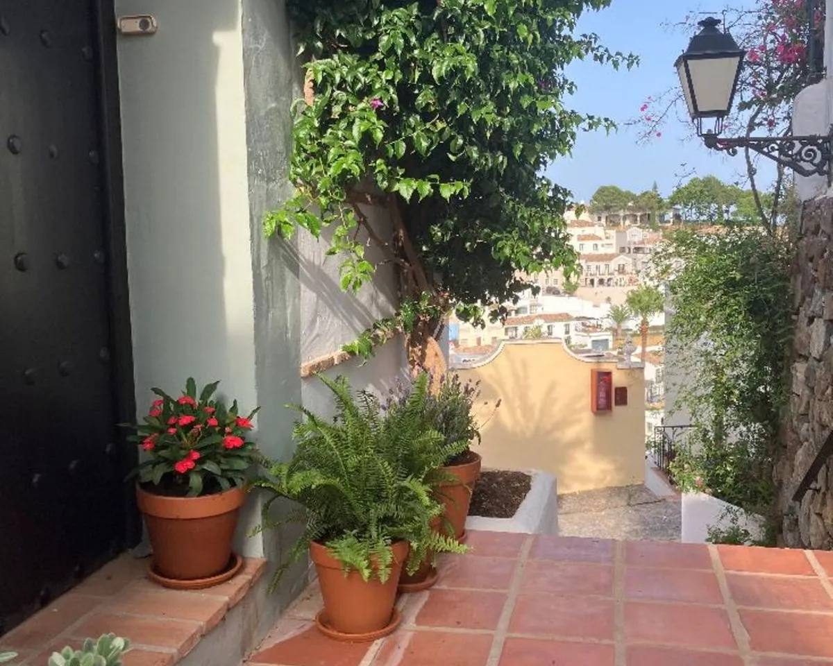 9b329db1-7509-42f0-83db-6d284598c279