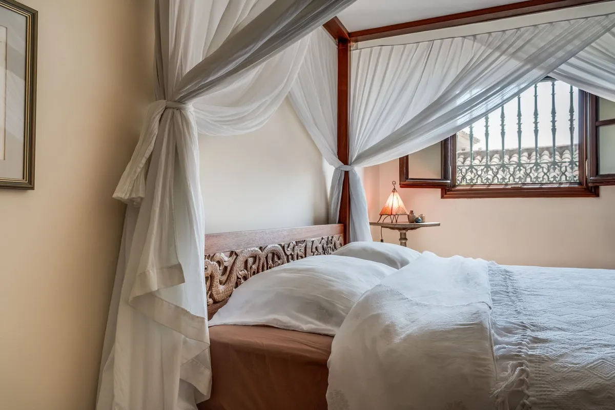 f505e2b4-dd7f-4e0f-adf5-95f1937c59bb