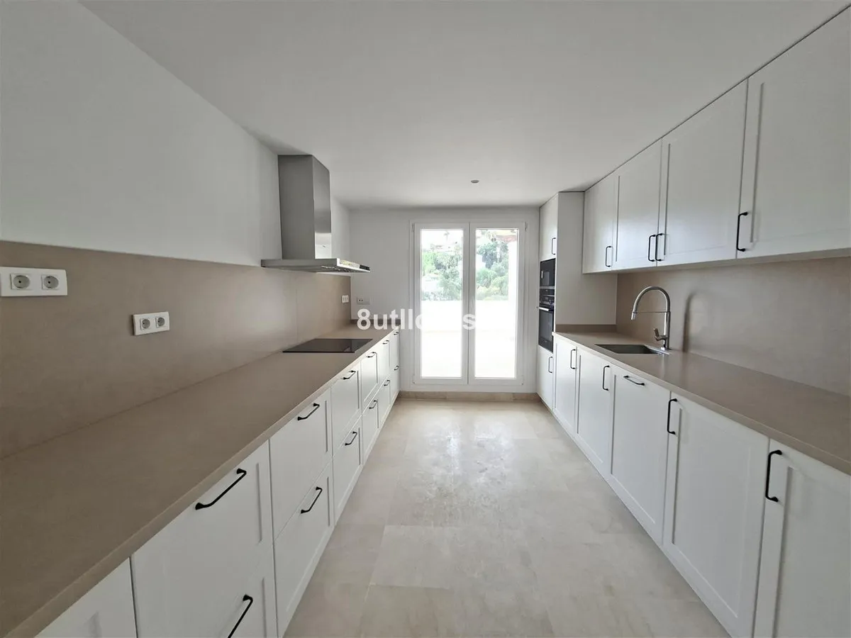 adf22f76-a678-4dee-a8fa-b82e0f611664