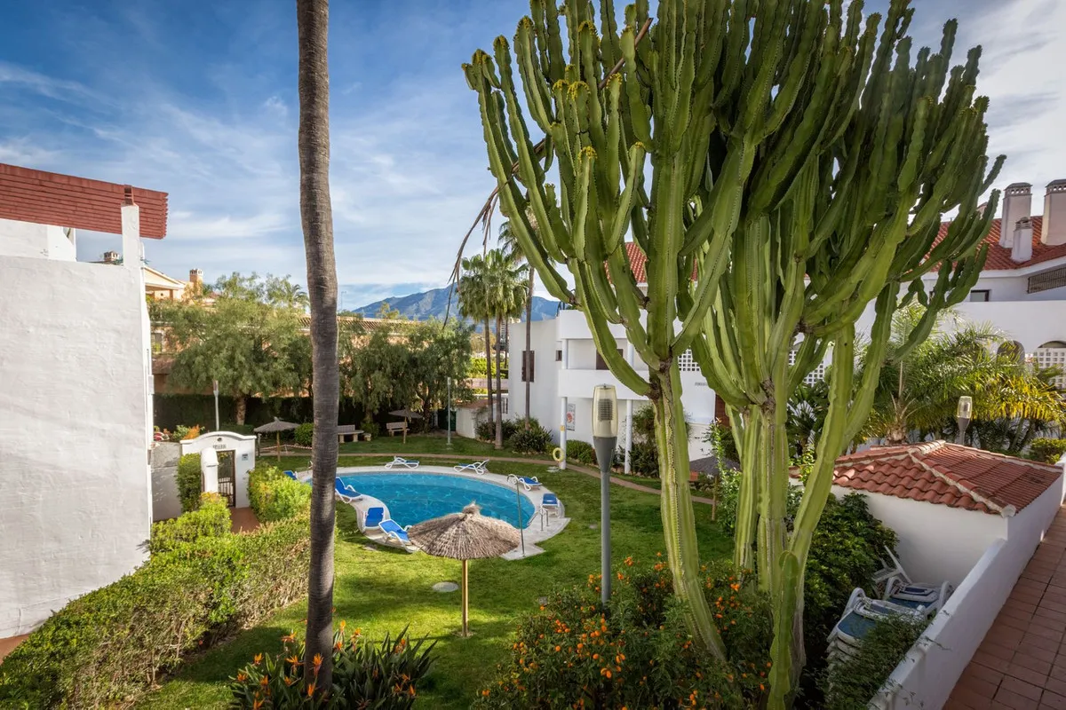 23bc6239-e25b-42e4-afa2-d4c09a8b9d37