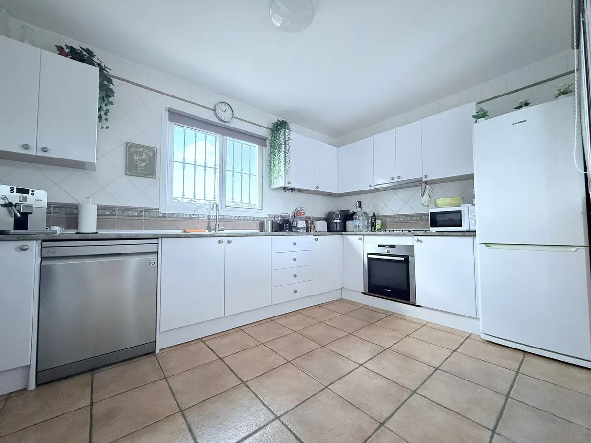 00c1ba45-7140-4740-9ef4-4fcf1f27d832