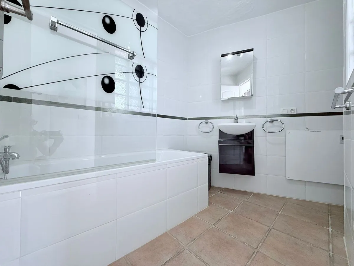 05c0fb8e-6d1a-4dc2-9128-071d2c57fdc3