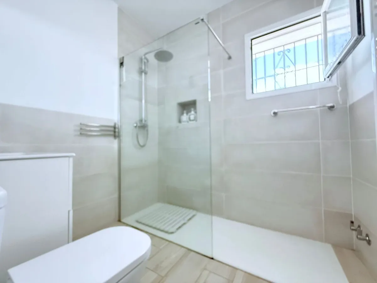 0fc1cf22-f48e-44f0-a8a9-e97873cc9040