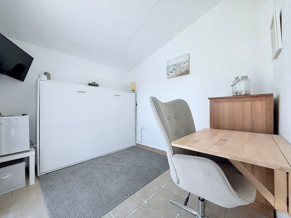 bf324599-6a5a-43cb-b812-08b5272c6a2a