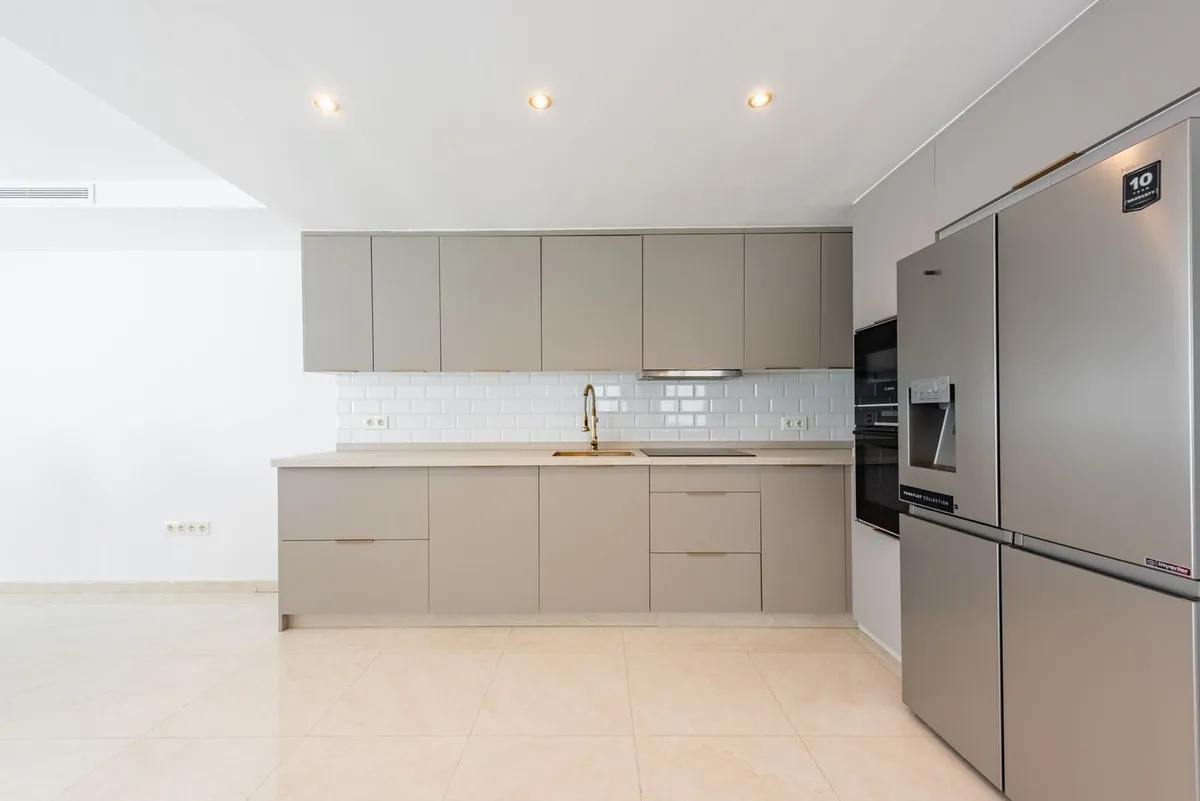 417373fe-203d-4aa0-ab05-28247a844310