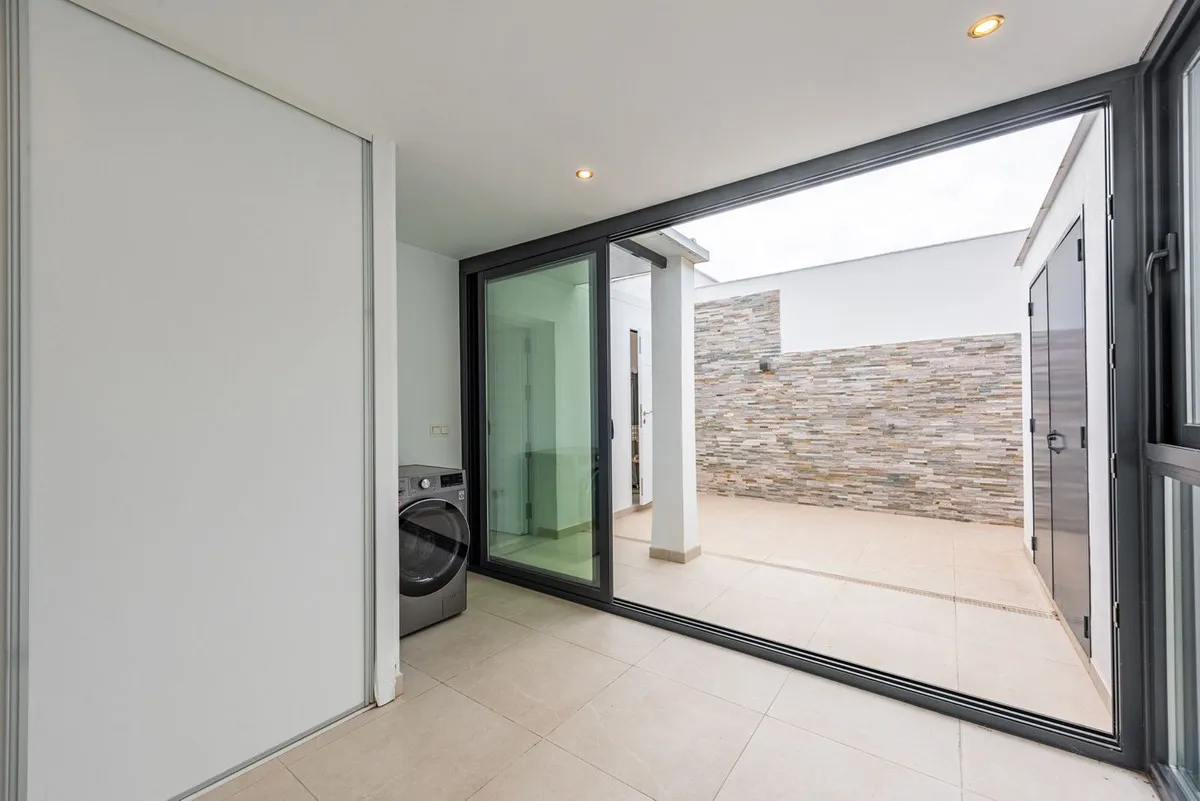 b0fb5418-d39d-4887-9da9-dbe110905a93