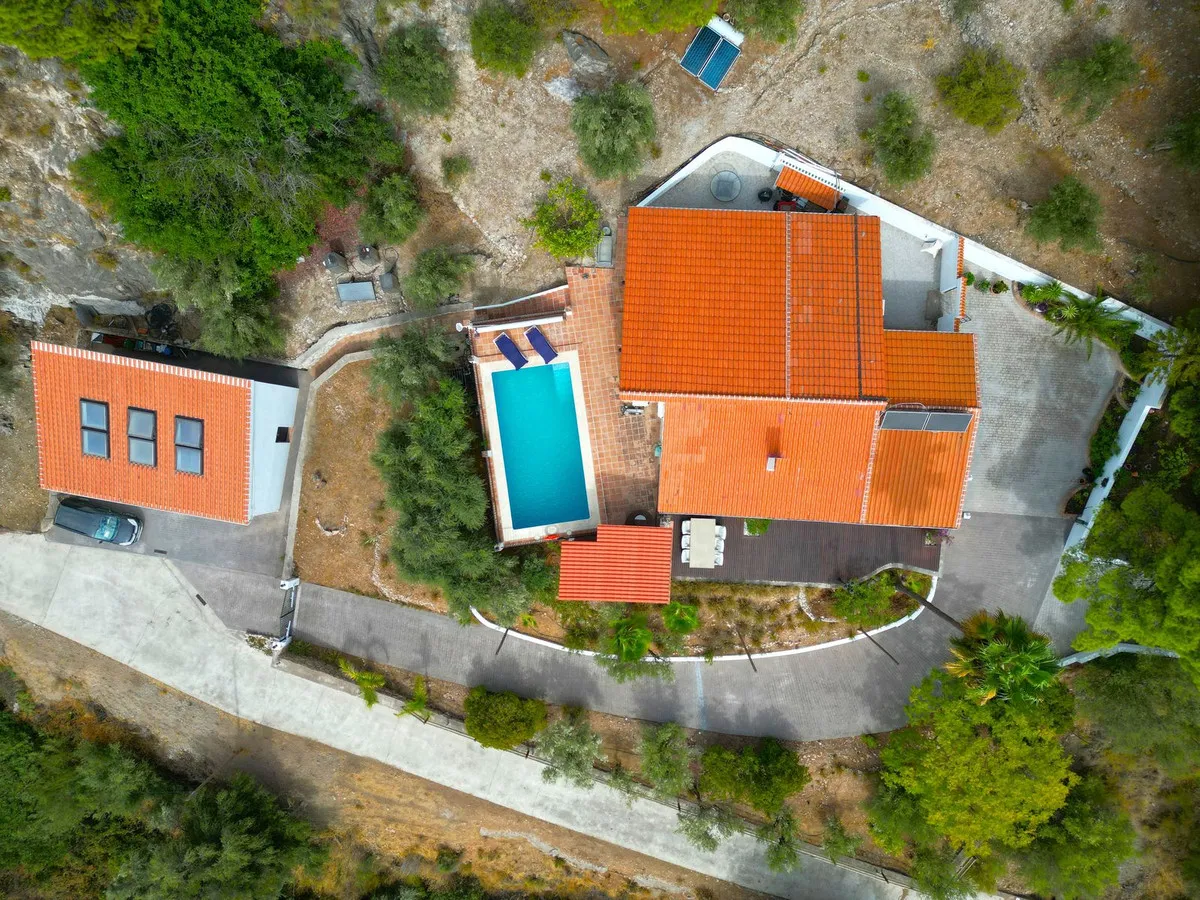 088dad49-0b8c-4b09-bf0a-701bf8df21a6