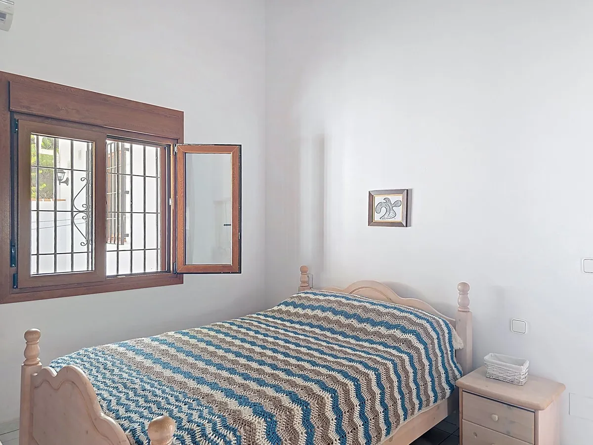 9d452ae8-9733-4c83-b26b-13d54816290b