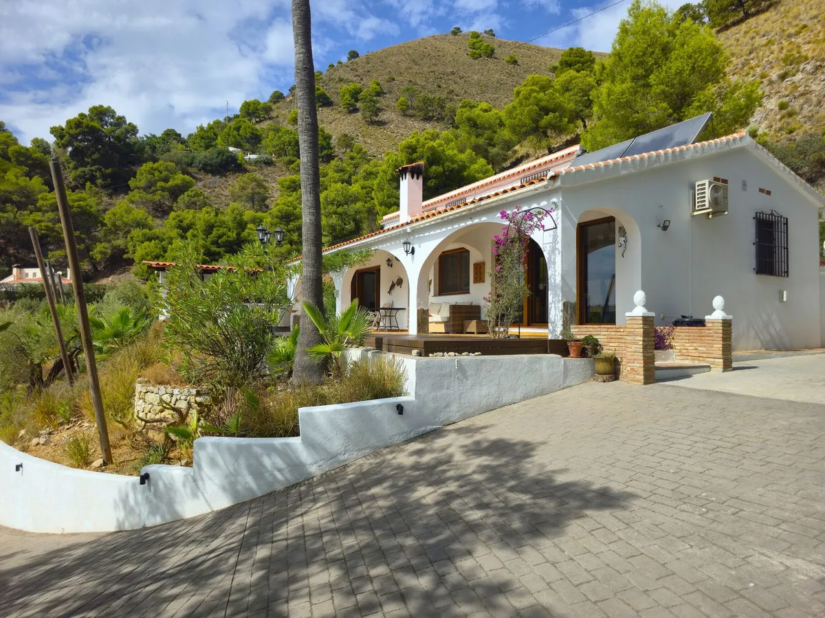 a1f55b44-3090-4983-934e-41d617007901