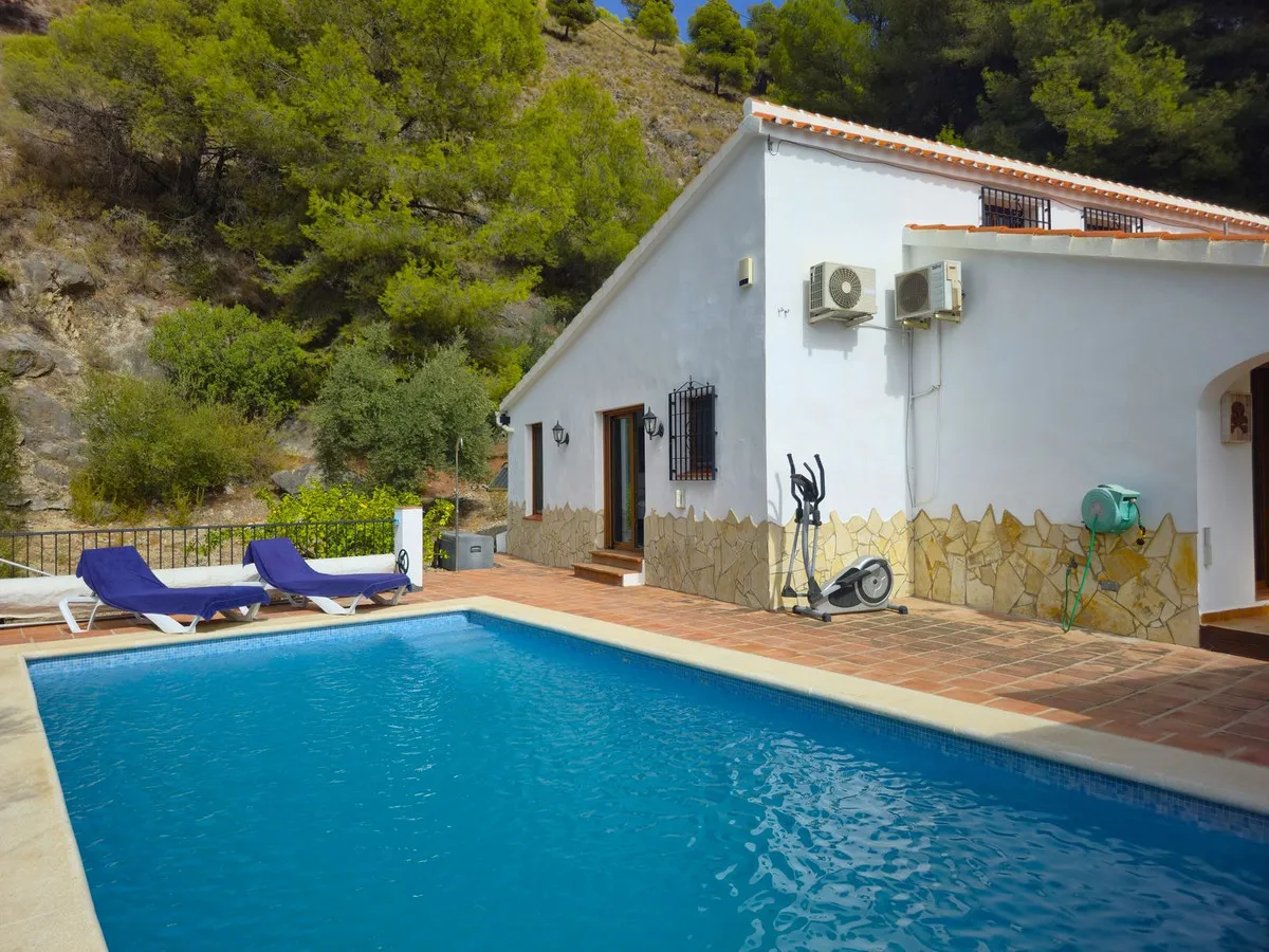 a234b548-0207-4a9b-91ee-a215f9e07c93