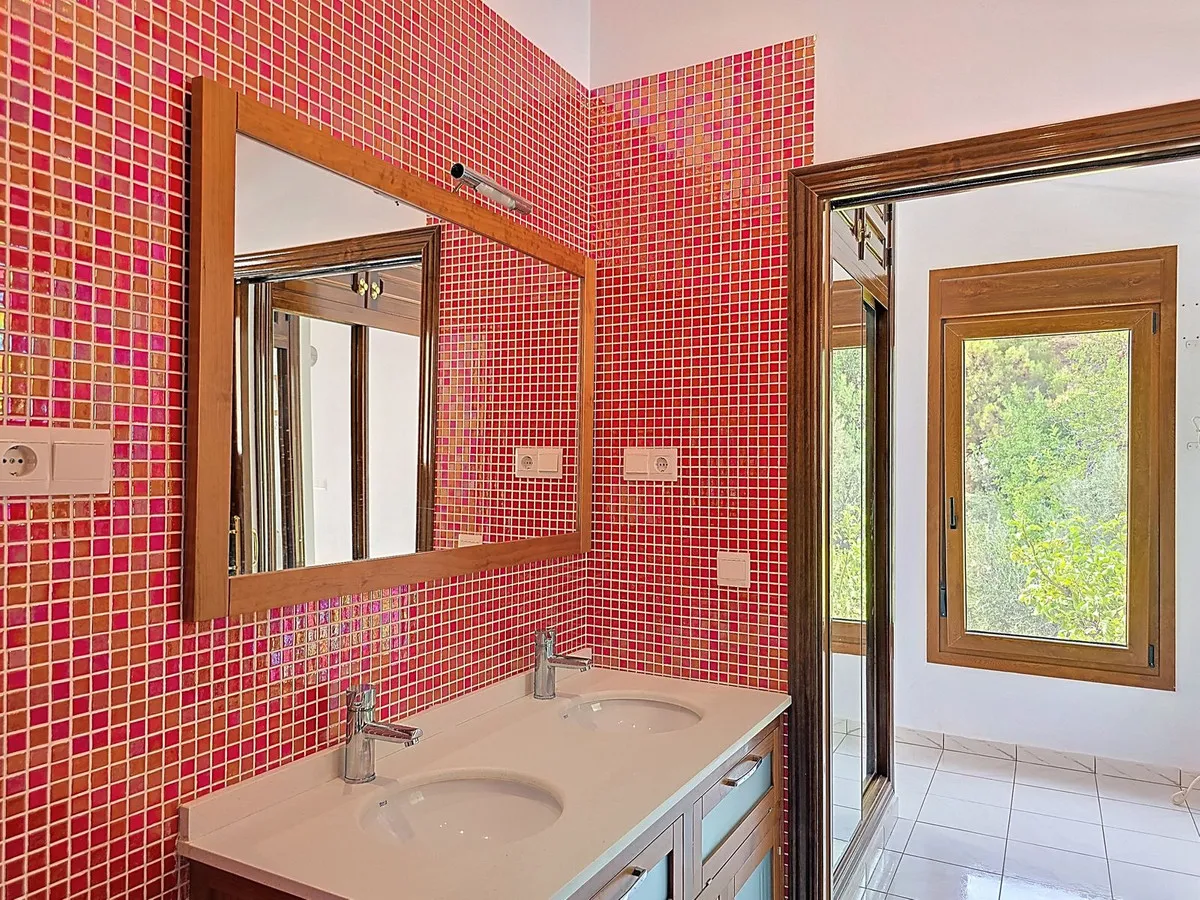 a6388ee0-6af0-40c7-9cc0-78f31c5fc93f