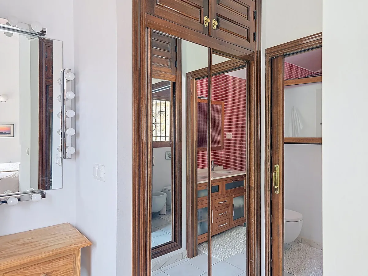 cd3dd85e-e619-4e83-b745-1ddd9dd7ff15