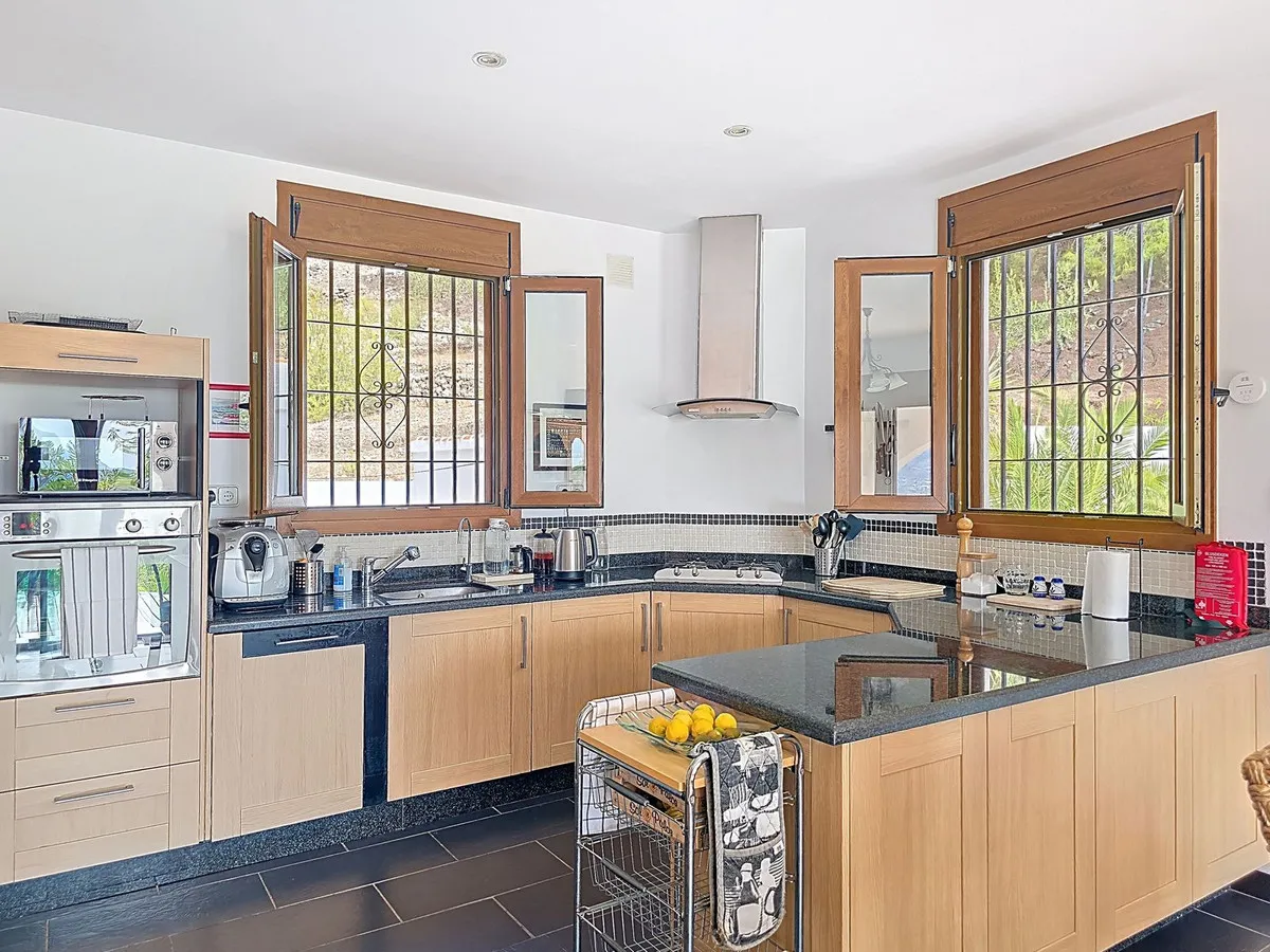 d557045e-7727-4509-a9a4-70f5e0d347ac