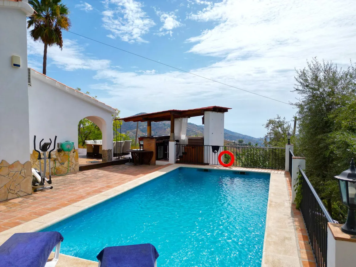 eb272b18-3552-4e4b-8b91-5c9cfeaf2151