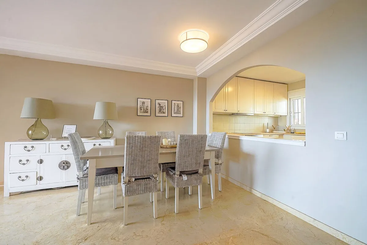 deb6d3b7-514f-4eb2-aa72-45ae5a82391e