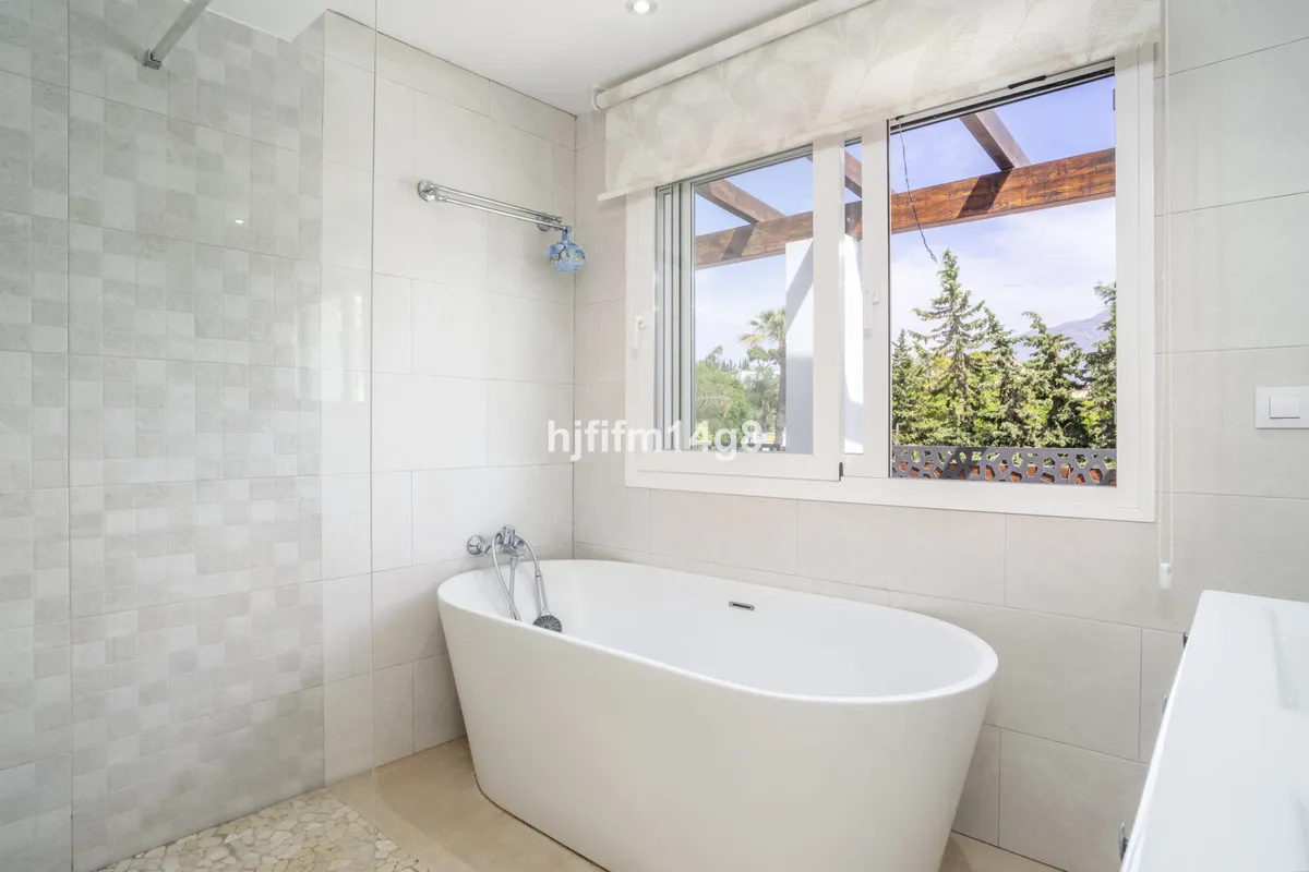 193c3ab0-2969-4bd5-9b96-c7a25dcb6ea6