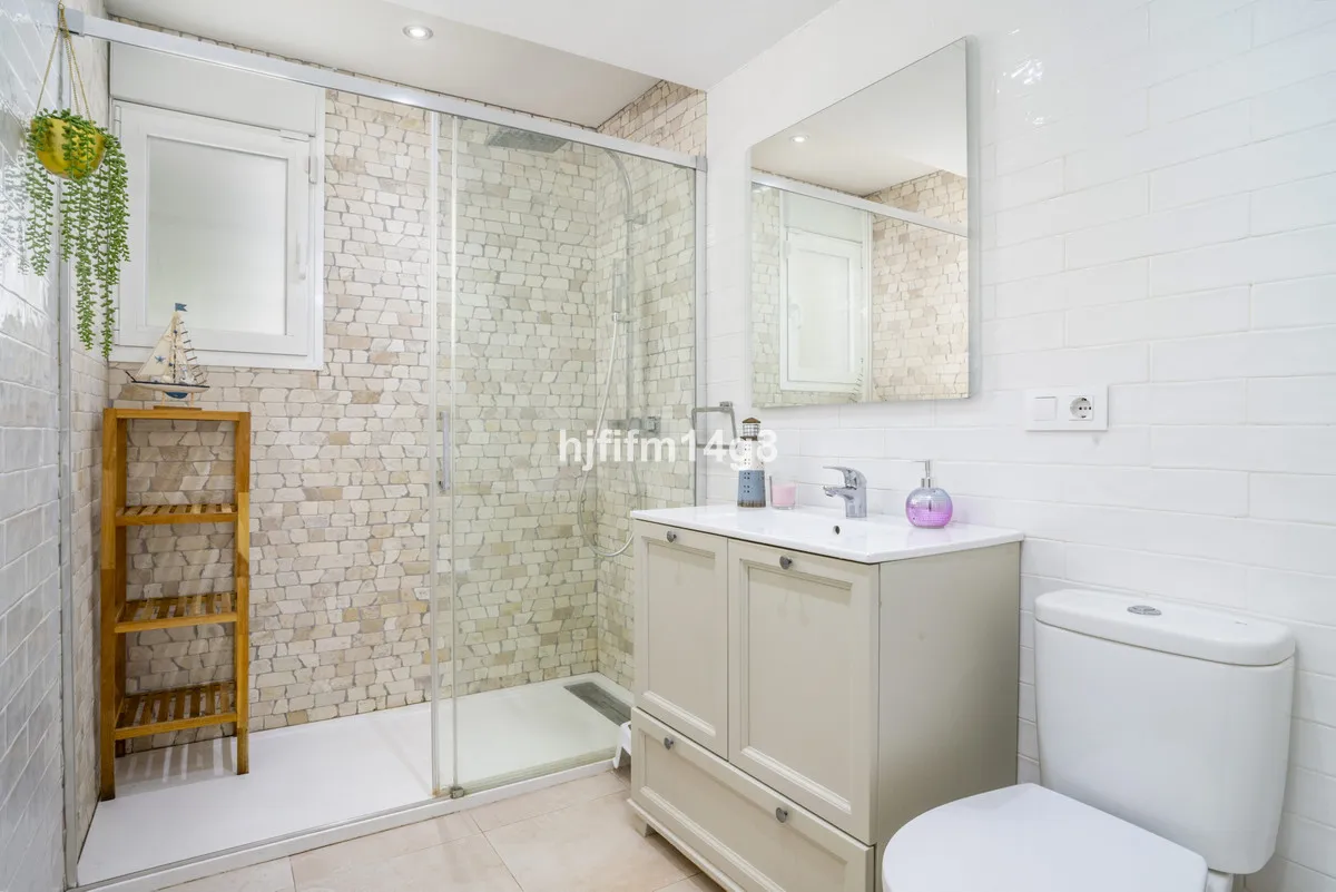 6a64bc65-737c-45e6-b59e-9b083ad01232