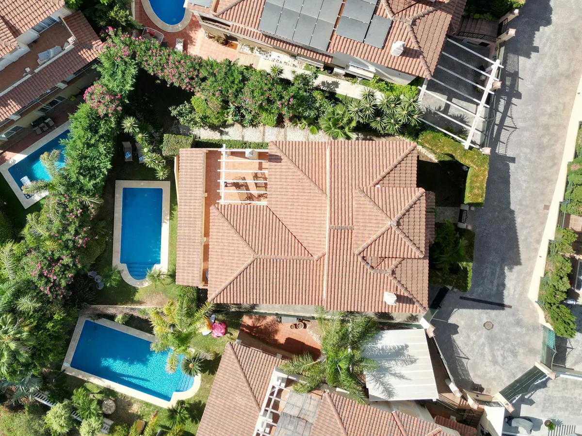 afbe29d2-c3bc-4bd9-80c0-34e18a990438