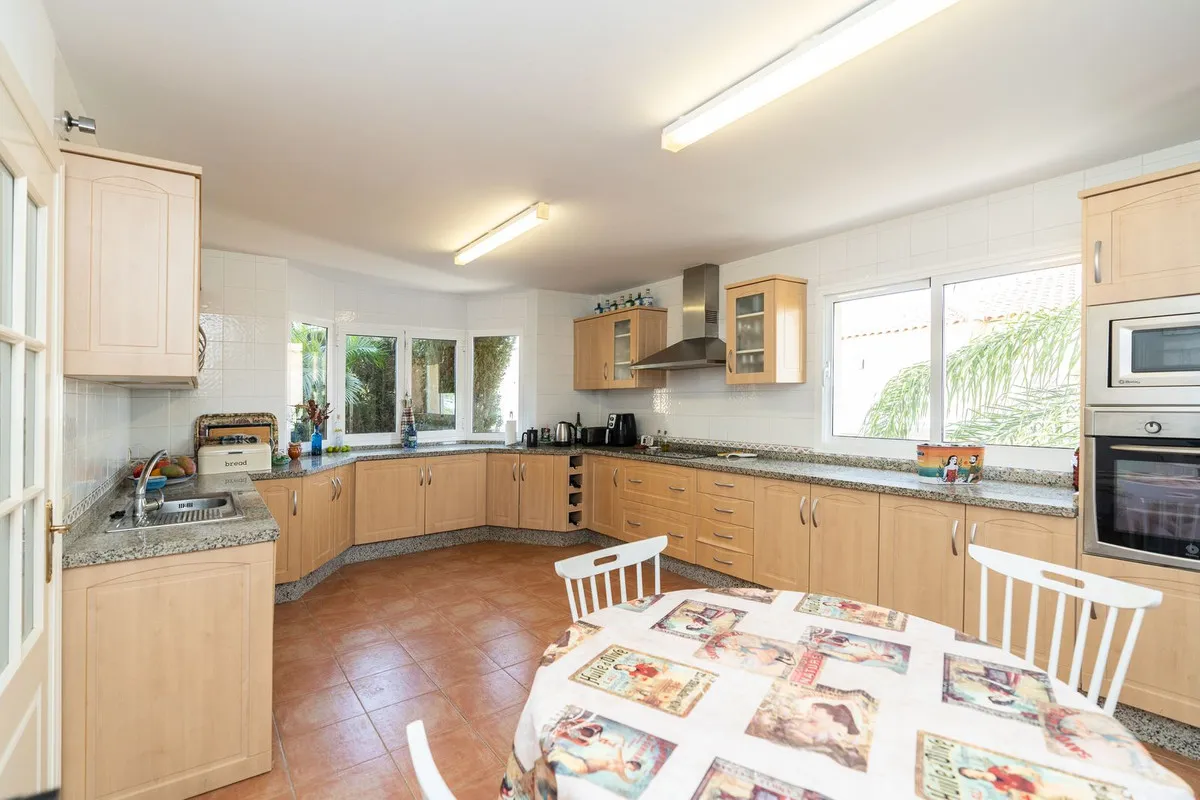 da2254cf-a198-4314-87b4-df19133d1782