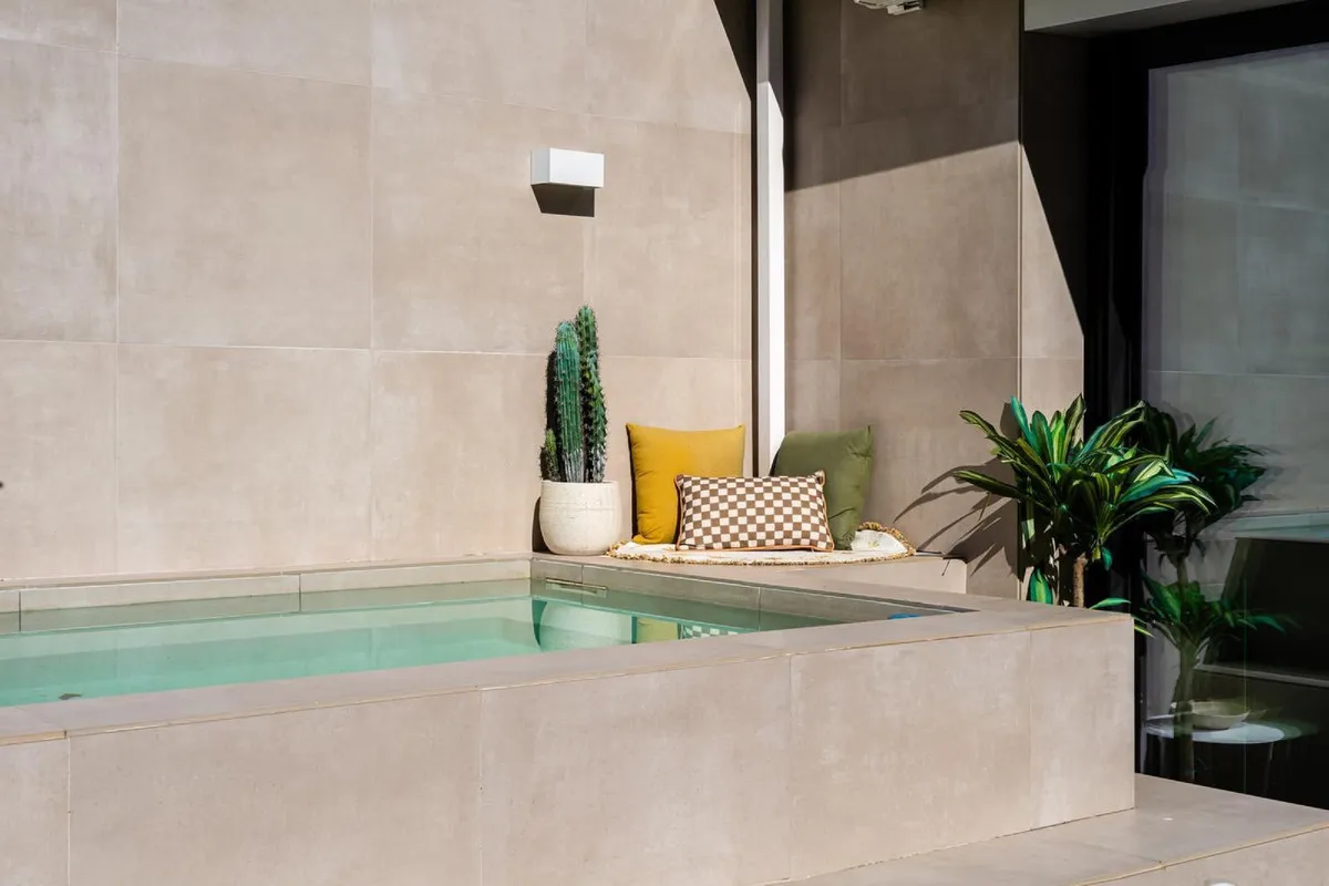 3330b0c1-ef7b-46b3-a1af-721e8063c43a