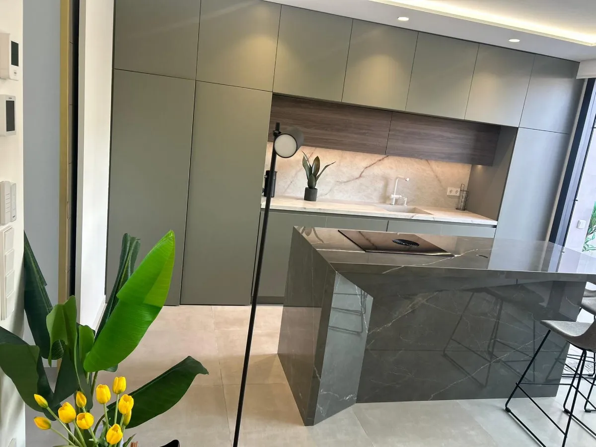 ab745924-dec0-44ca-bbbc-0df667d55ef3