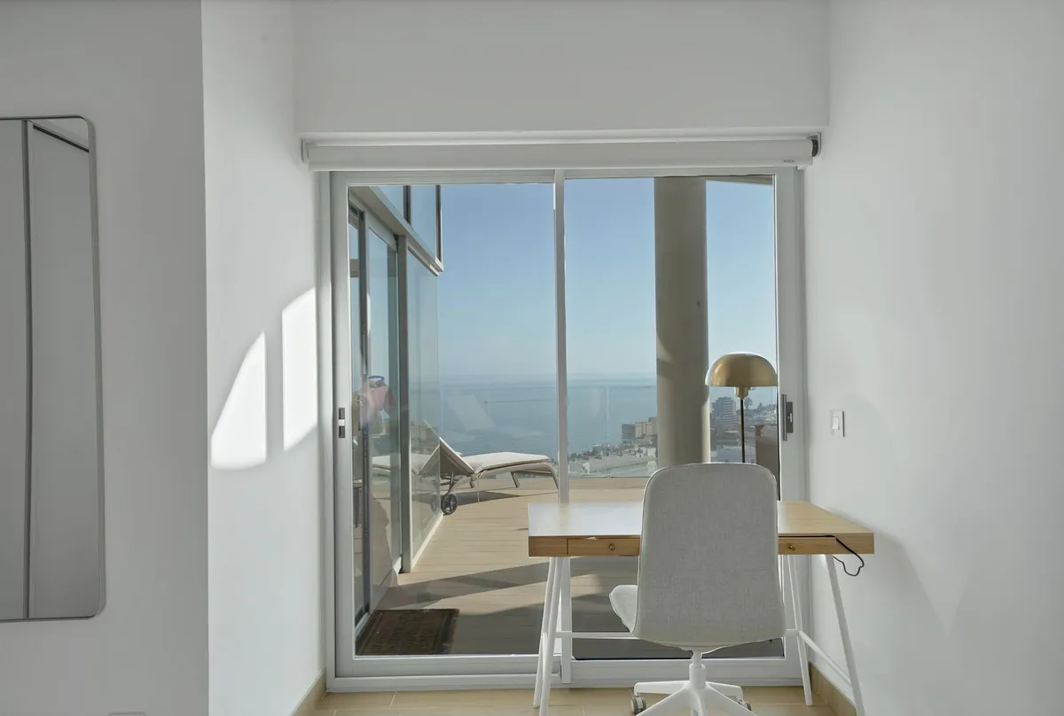 04e65cae-7cbe-4128-83f2-b34ca09323ef