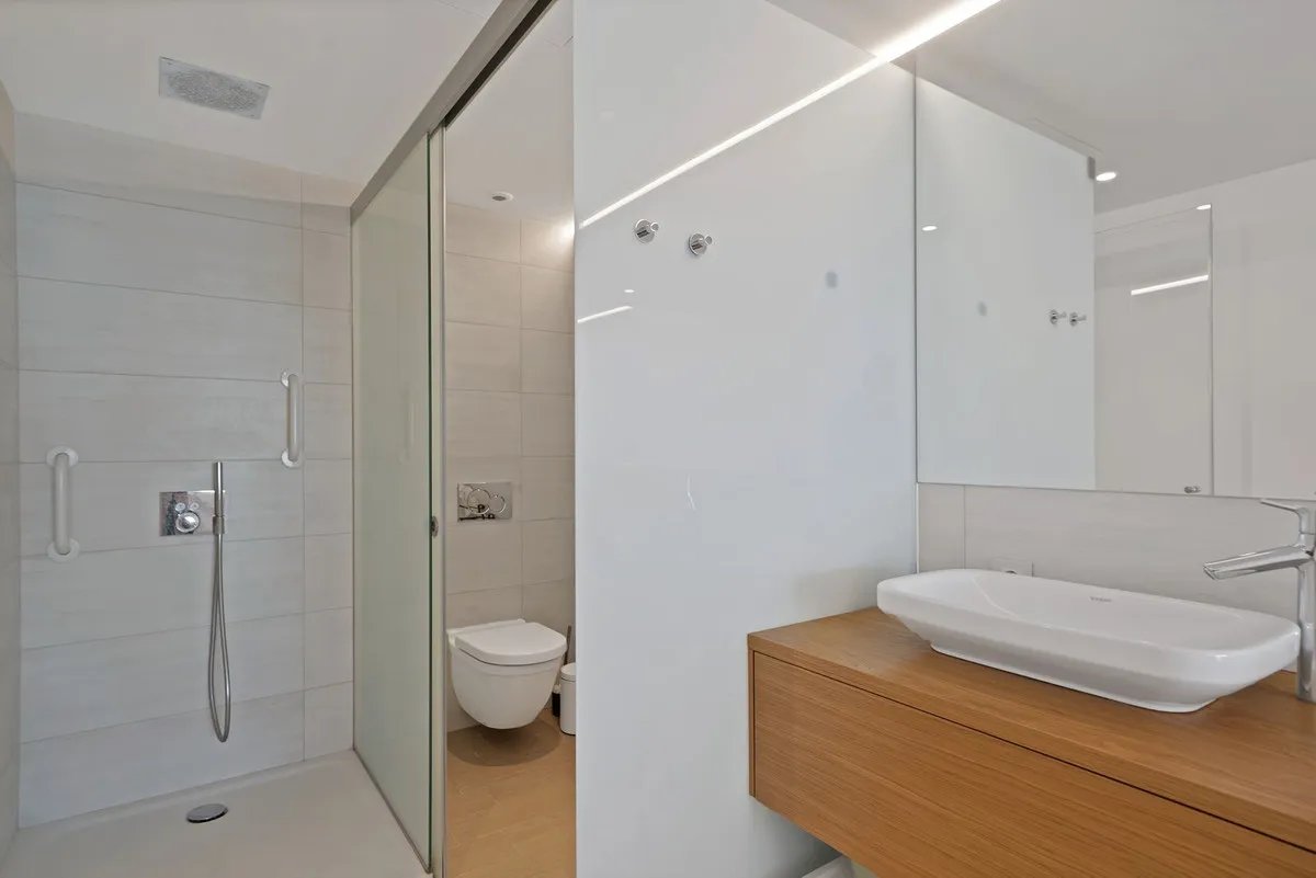 813ecece-8eb4-40fc-83a1-f74b52560bbb