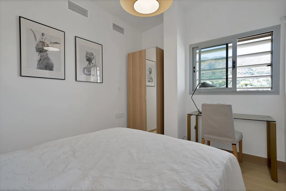 f471c4fa-bd2d-4ade-a3f3-82b23c014374