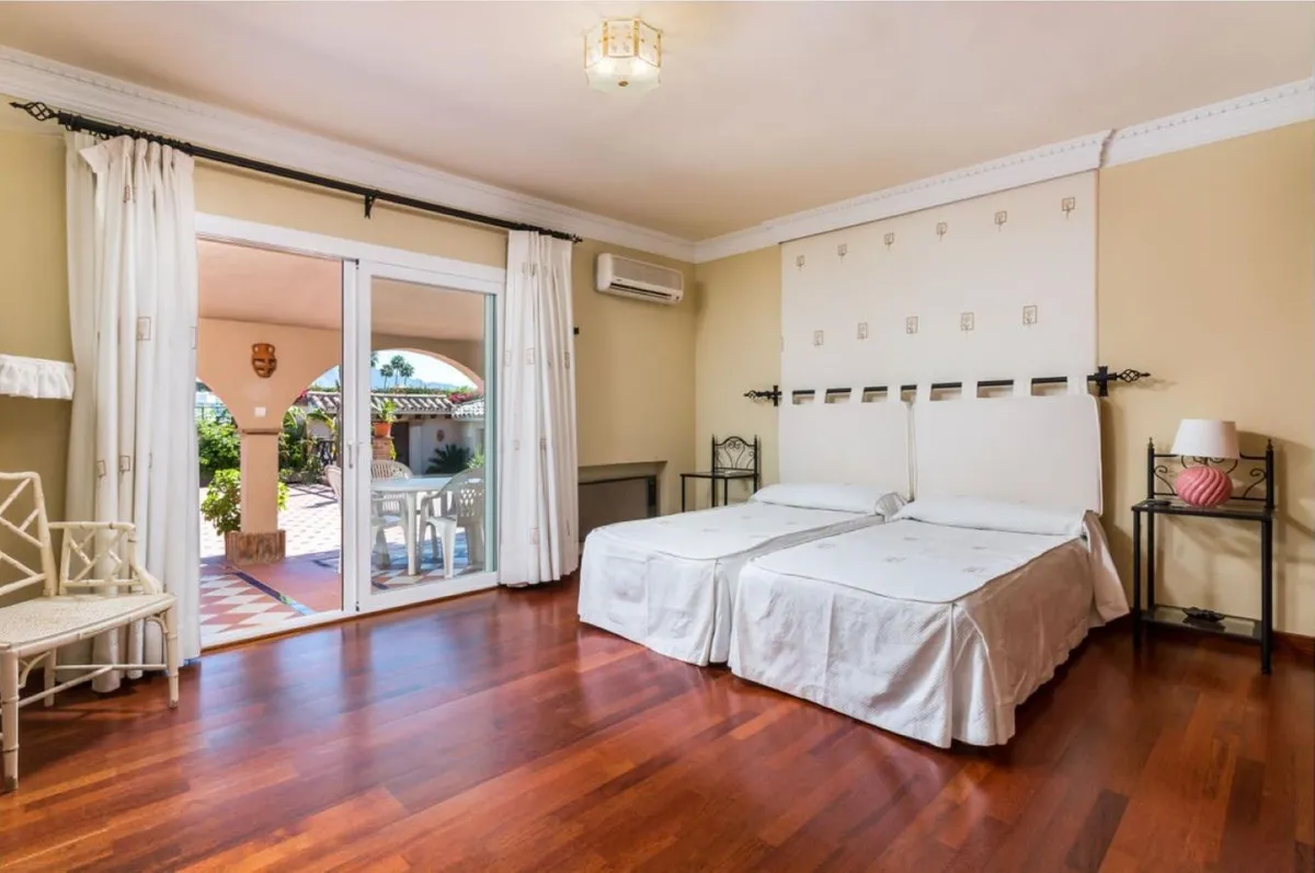 23f033a6-d095-4dc8-b25a-4ad6b4e6d737