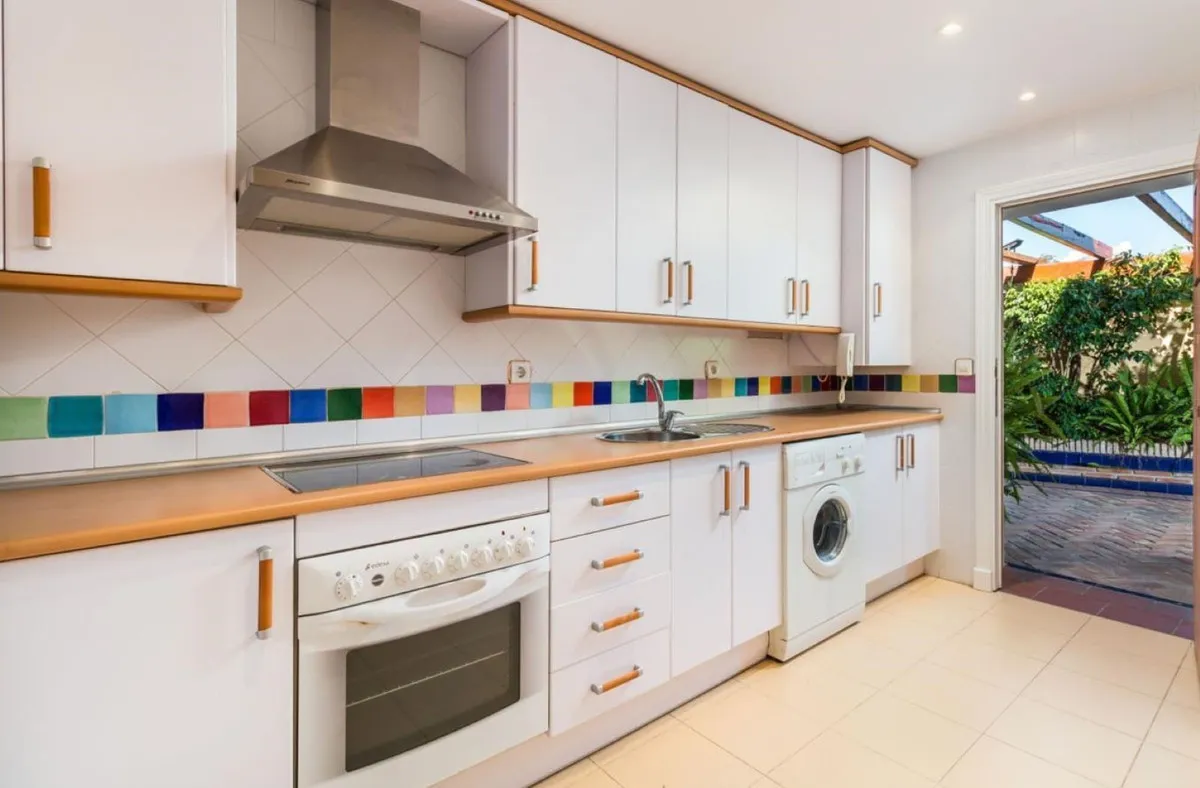 a8d84265-93e5-4faf-8c9c-8107900f8fab