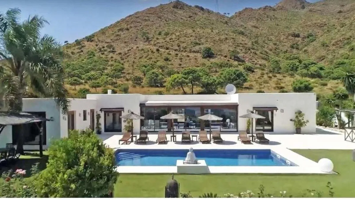 c2e11609-fed8-45aa-b7f9-c3d117ca5728