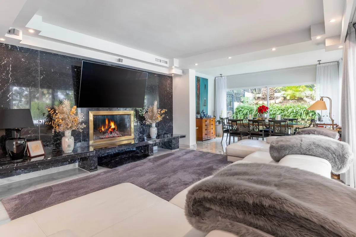 f0b01f03-e013-4687-9b3d-e502e56c85a5