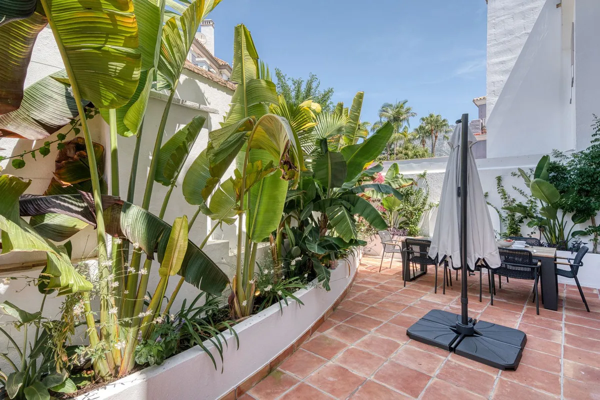 02e23b53-2f40-4369-9a5b-5534c572069c