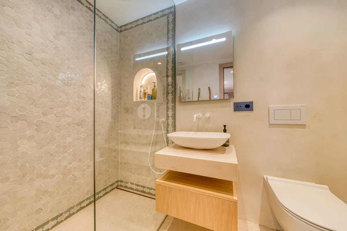 080e5d55-197a-4f8e-98e8-3d0c456d661e