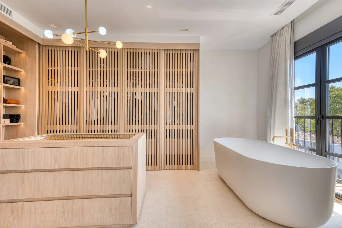 0adb5194-73c8-46fa-b6a2-1705a687d58e