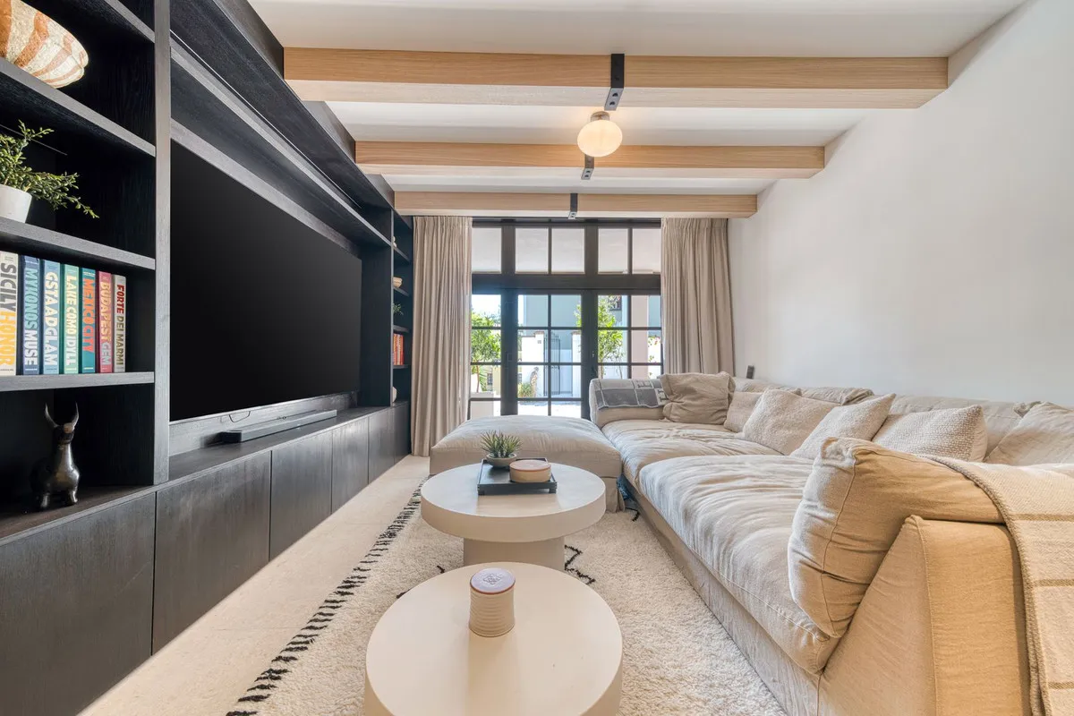 6d34efe8-8193-47b2-b843-2bc756c9a715